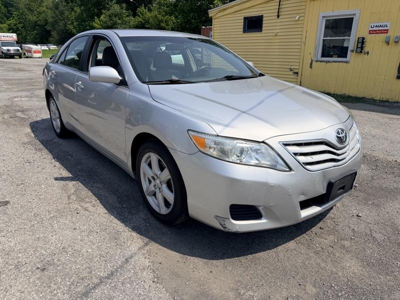 Toyota Camry 4dr Sedan LE Auto 2010