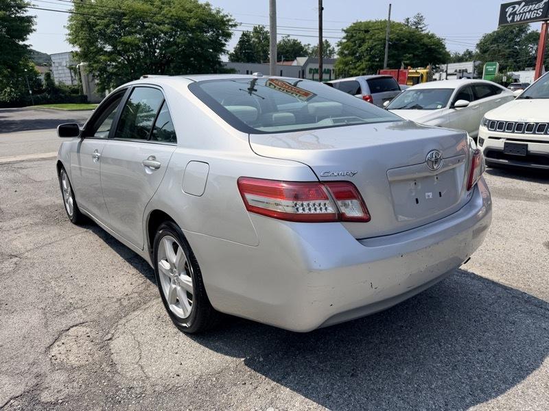 Toyota Camry 4dr Sedan LE Auto 2010