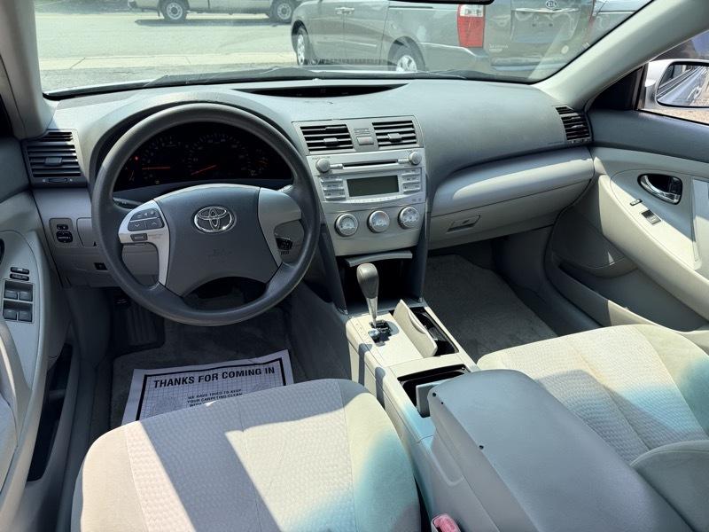 Toyota Camry 4dr Sedan LE Auto 2010