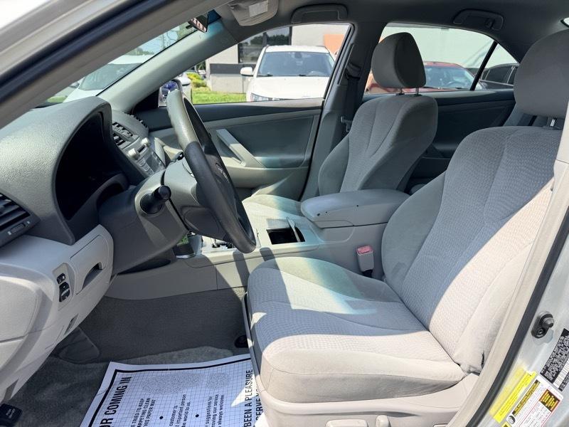 Toyota Camry 4dr Sedan LE Auto 2010