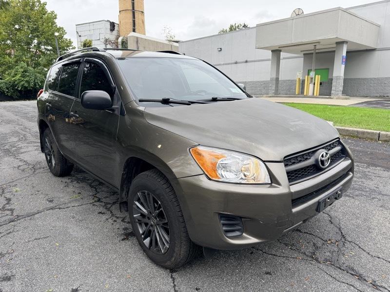 Toyota RAV4 LE 4D SUV AWD 2011