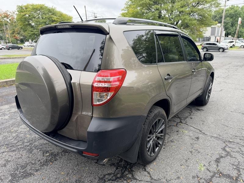 Toyota RAV4 LE 4D SUV AWD 2011