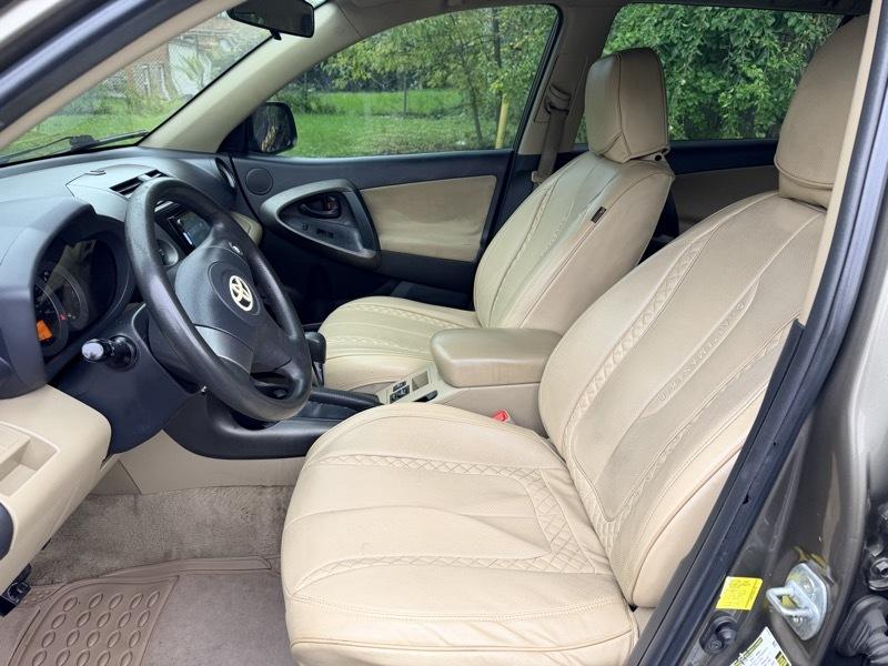Toyota RAV4 LE 4D SUV AWD 2011