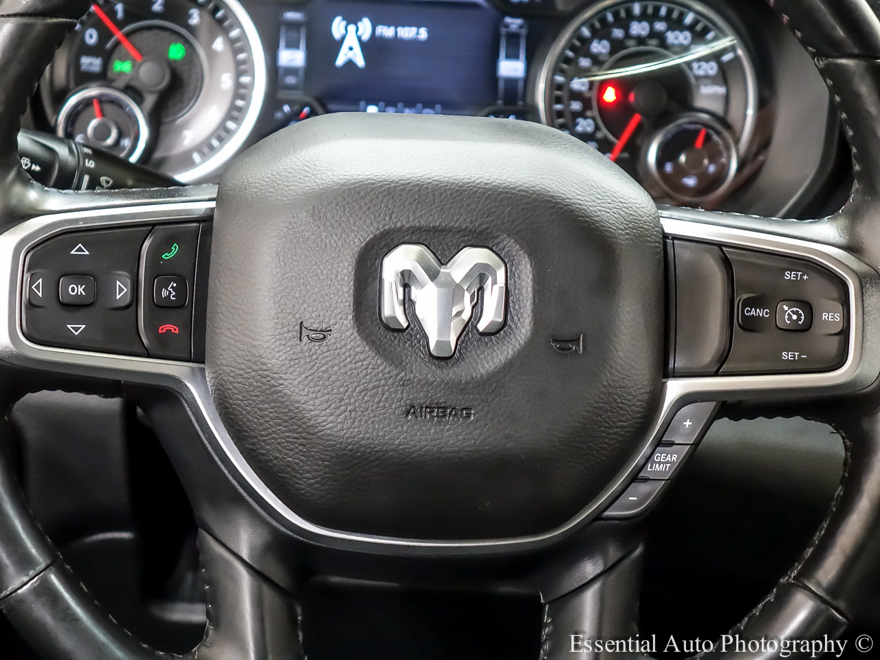 RAM 1500 Big Horn Crew Cab SWB 4WD 2019