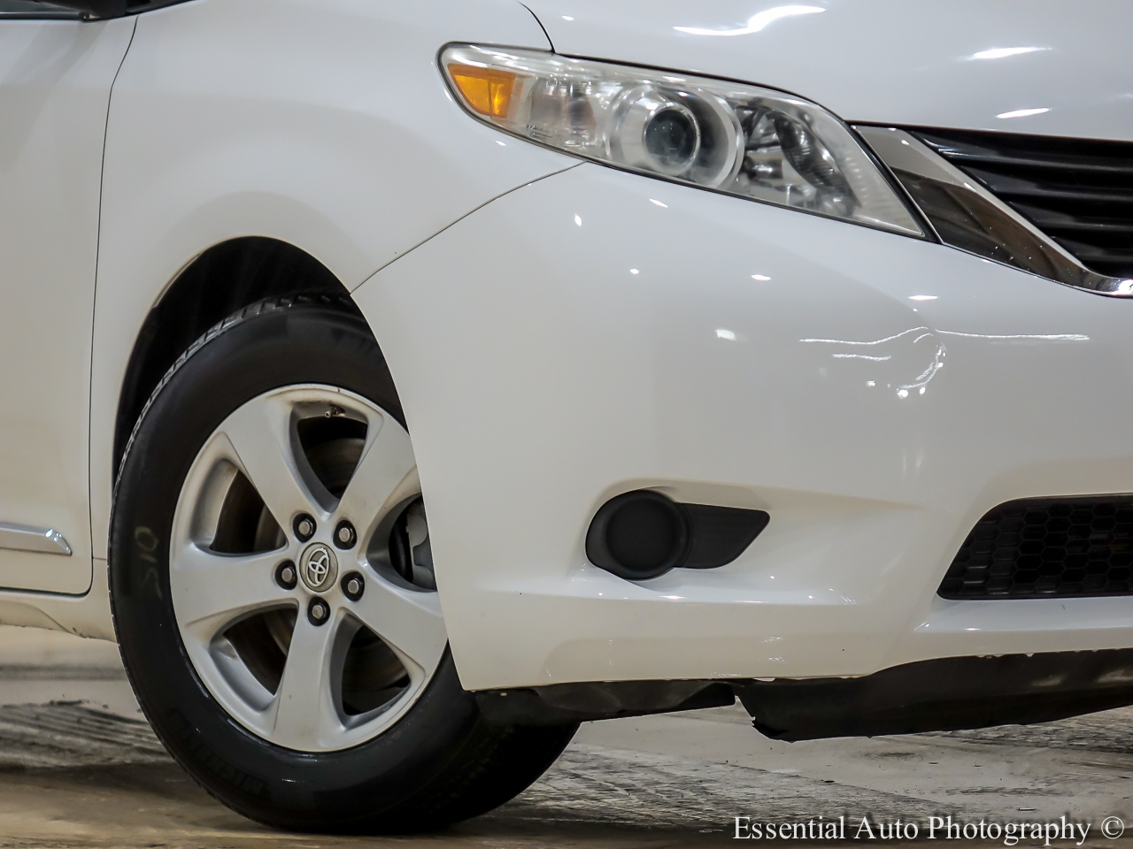 Toyota Sienna LE 8-Pass V6 2011