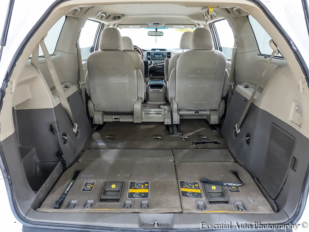 Toyota Sienna LE 8-Pass V6 2011