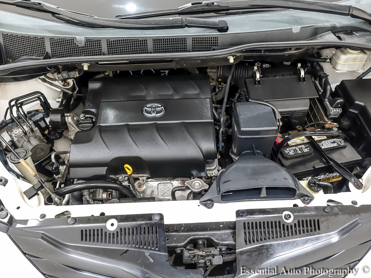 Toyota Sienna LE 8-Pass V6 2011