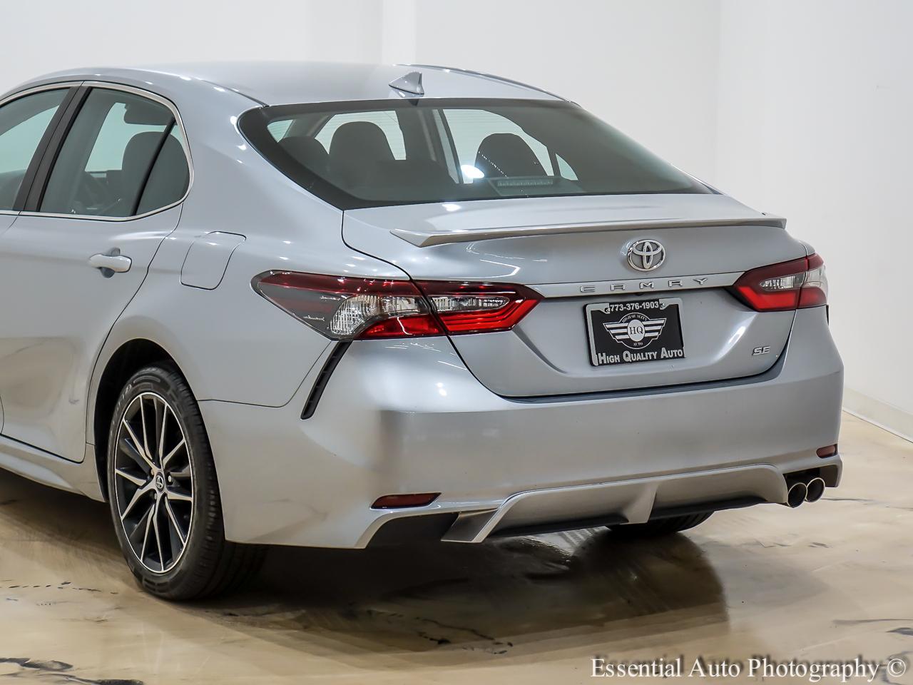 Toyota Camry SE 2021