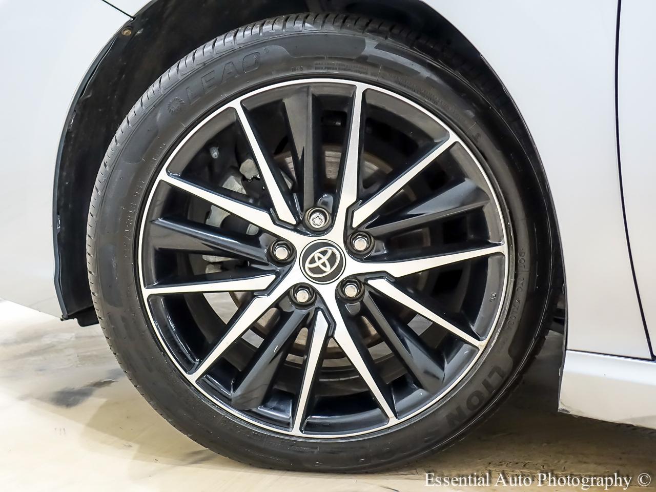 Toyota Camry SE 2021