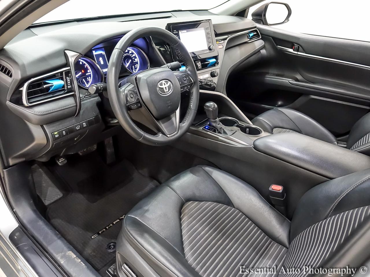 Toyota Camry SE 2021