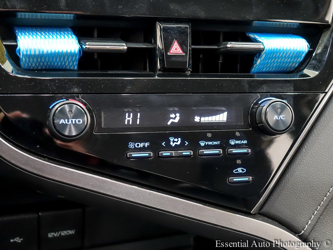 Toyota Camry SE 2021