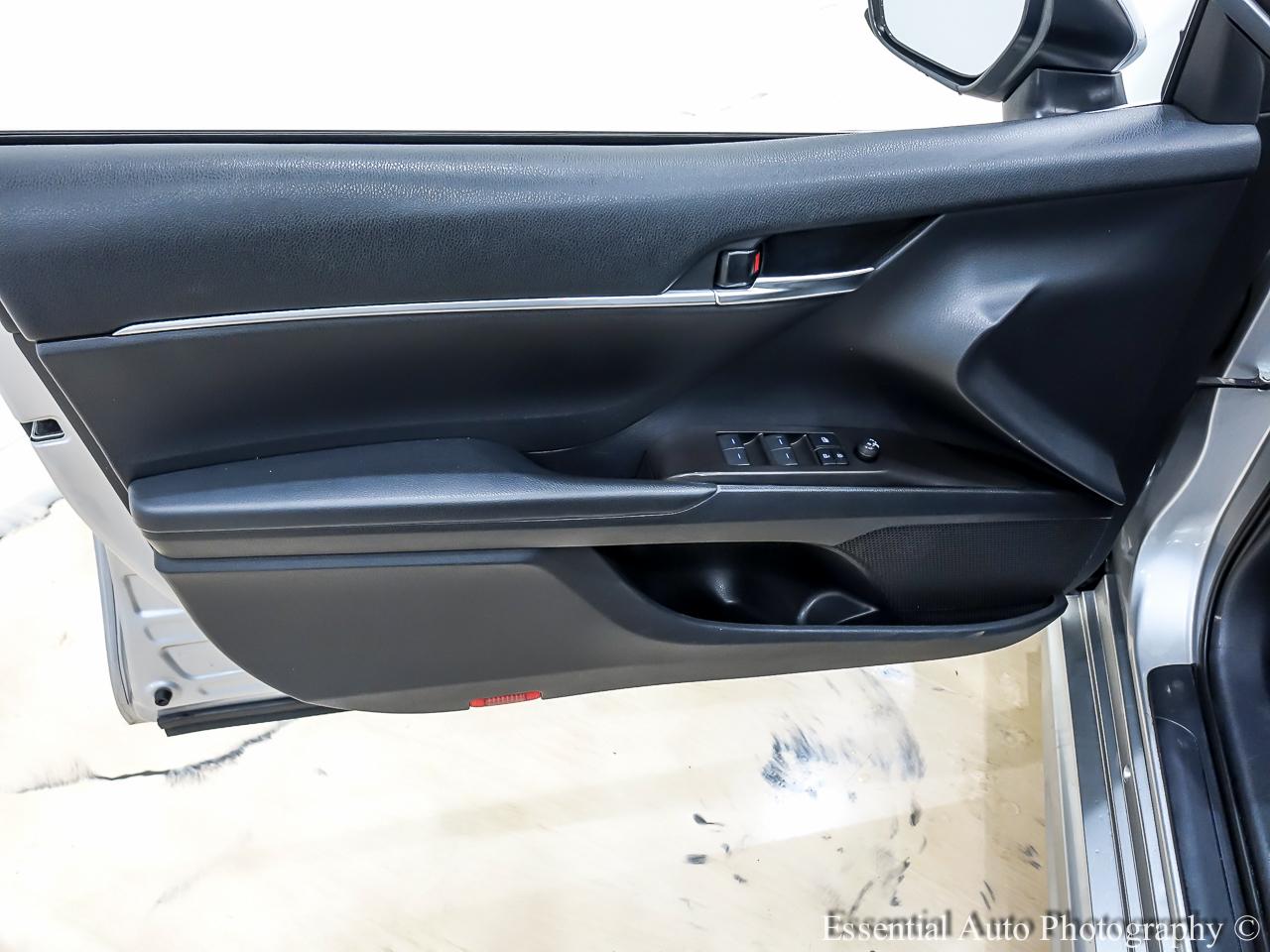 Toyota Camry SE 2021