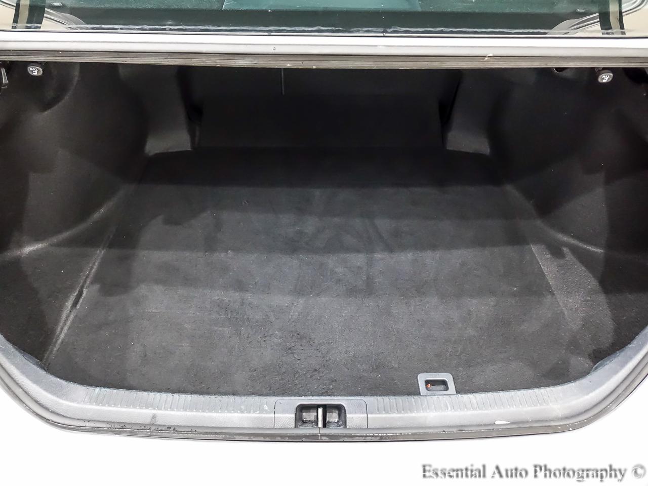 Toyota Camry SE 2021