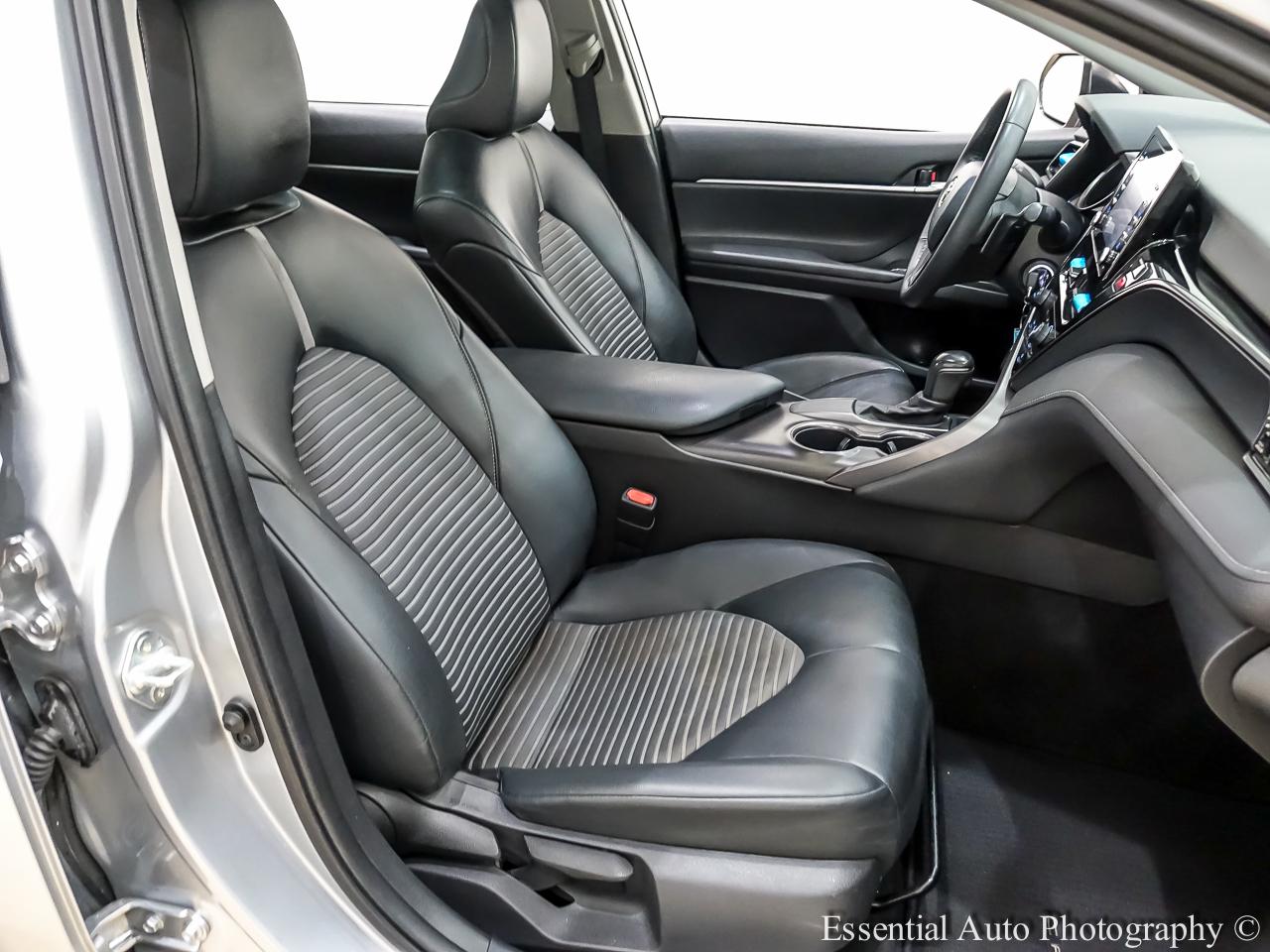 Toyota Camry SE 2021