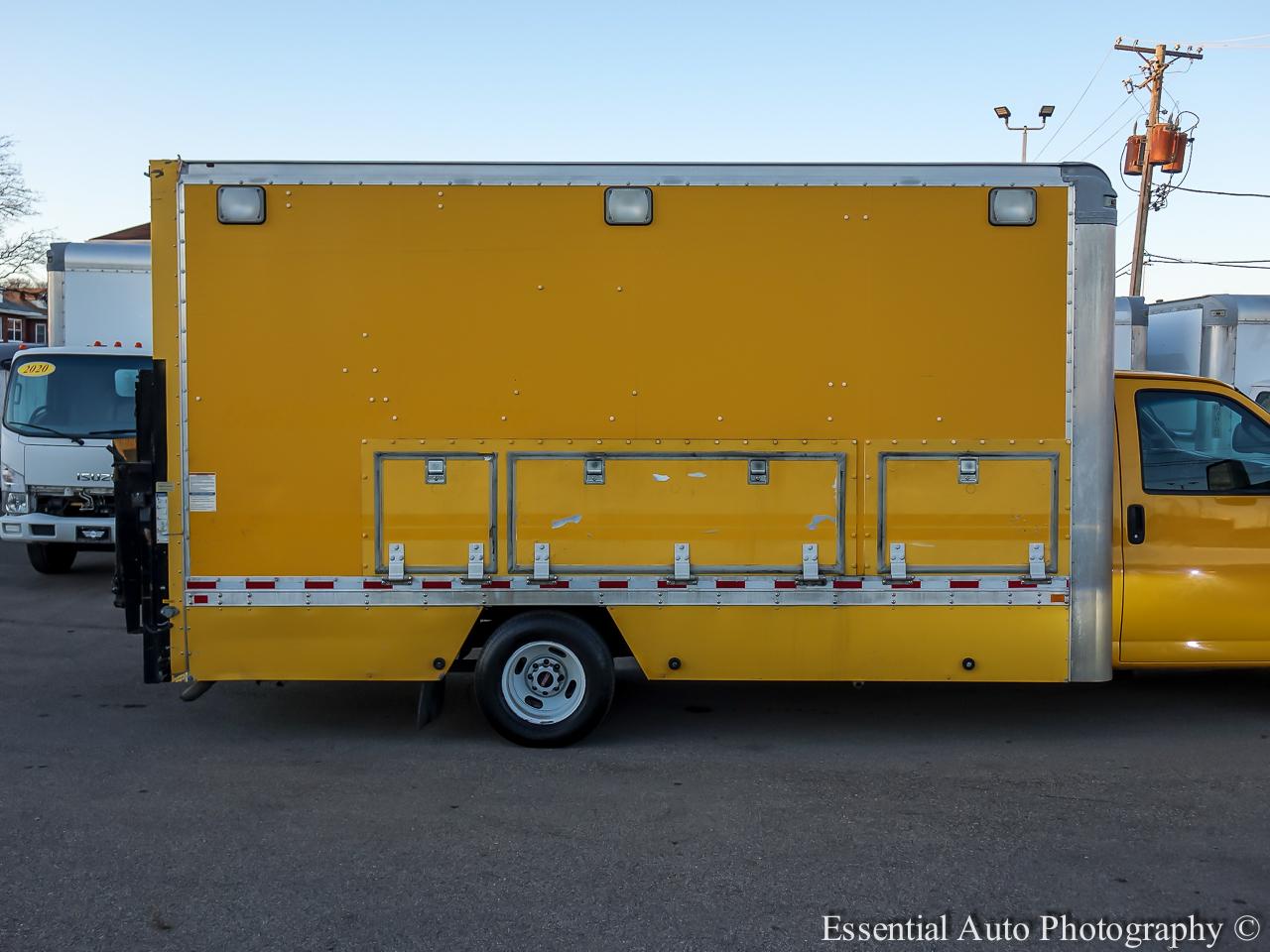 GMC Savana G3500 177 in. 2016