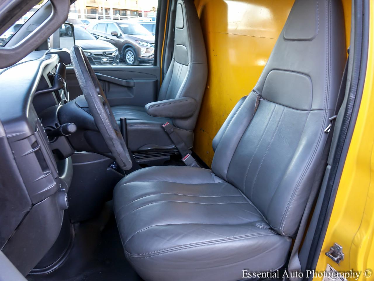 GMC Savana G3500 177 in. 2016