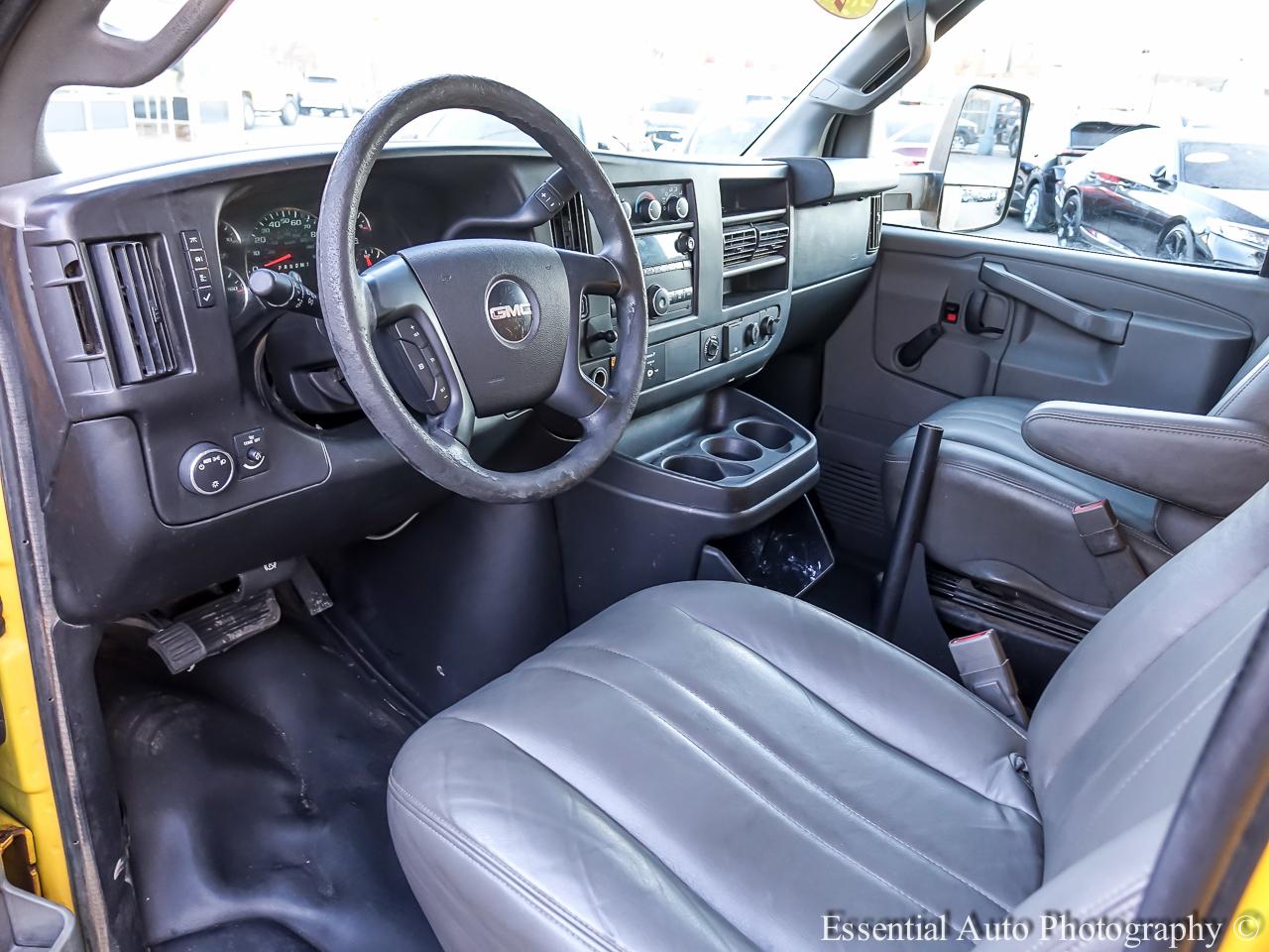 GMC Savana G3500 177 in. 2016