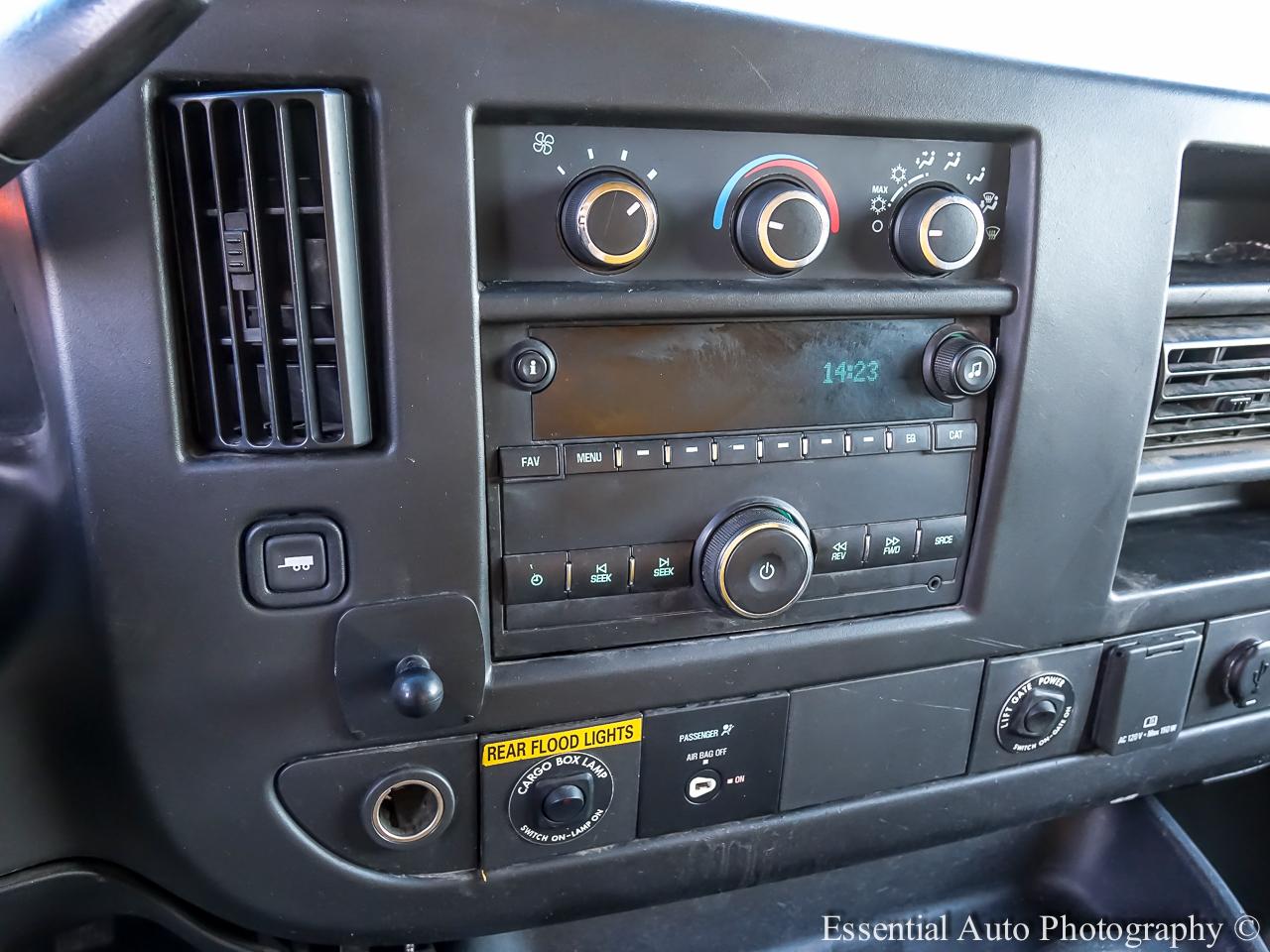 GMC Savana G3500 177 in. 2016