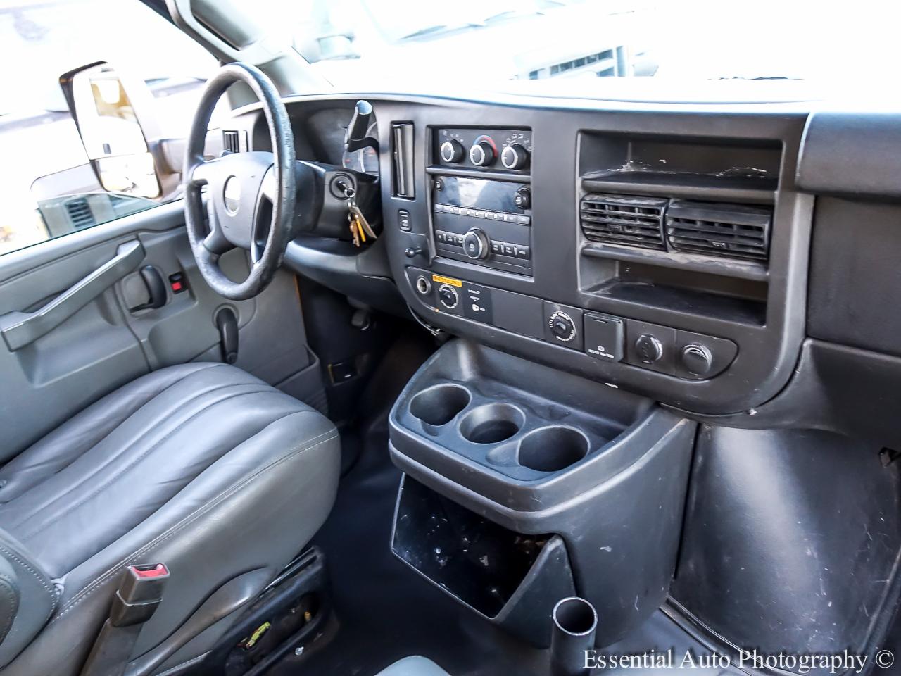GMC Savana G3500 177 in. 2016