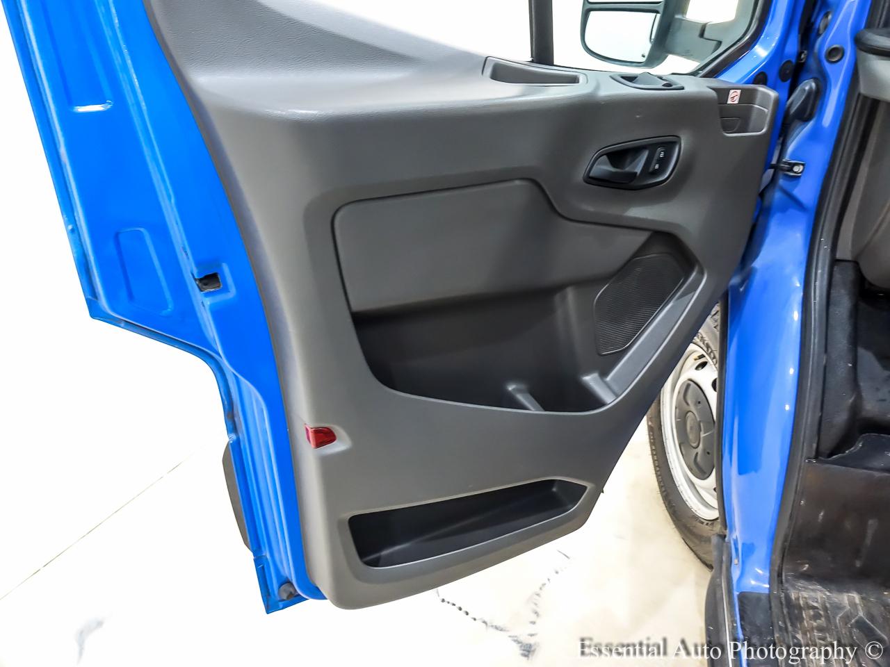 Ford Transit 250 Van Med. Roof w/Sliding Pass. 130-in. WB 2020