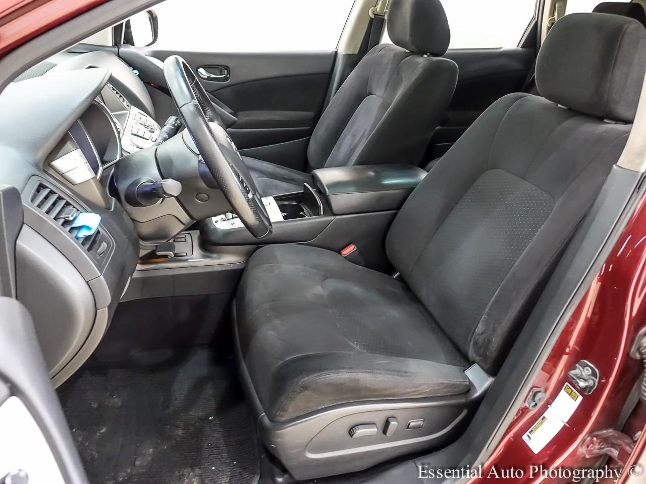 Nissan Murano SV AWD 2011