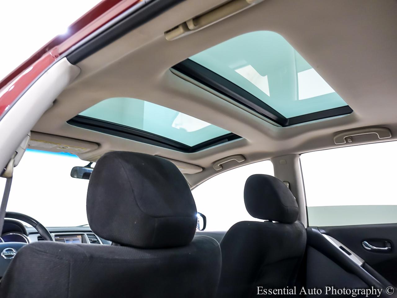 Nissan Murano SV AWD 2011