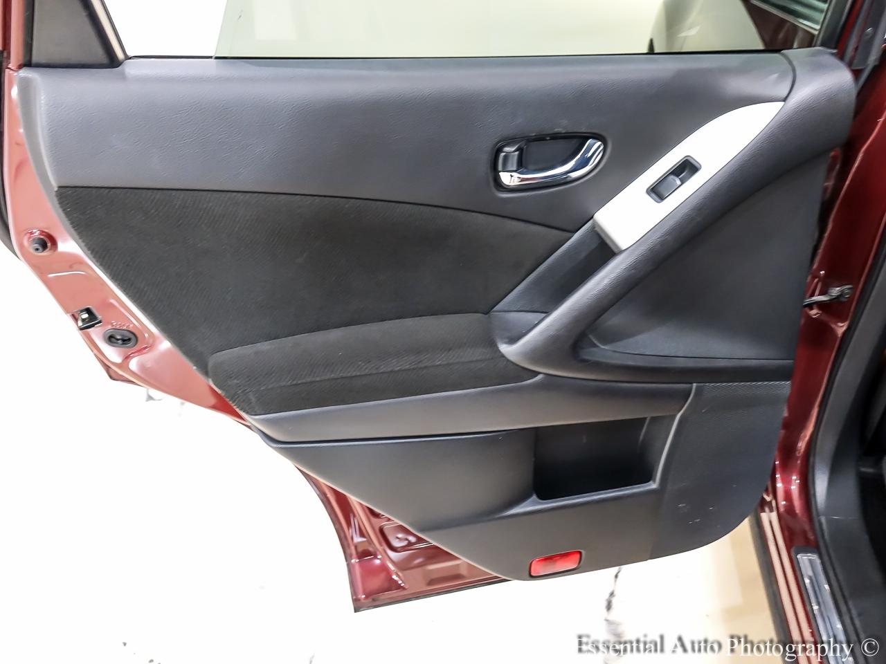 Nissan Murano SV AWD 2011