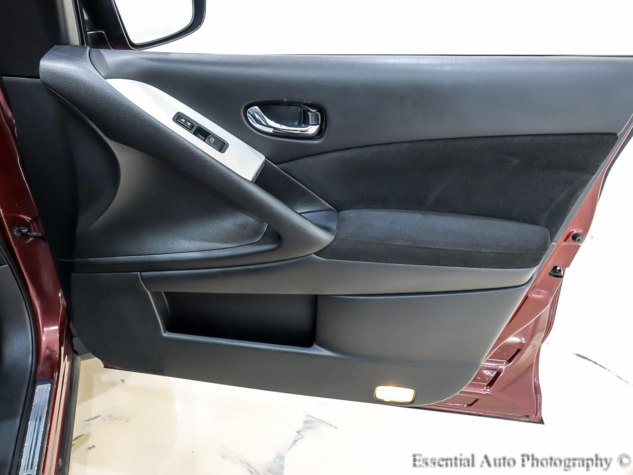 Nissan Murano SV AWD 2011