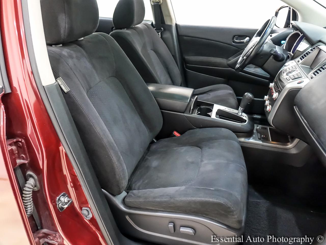 Nissan Murano SV AWD 2011