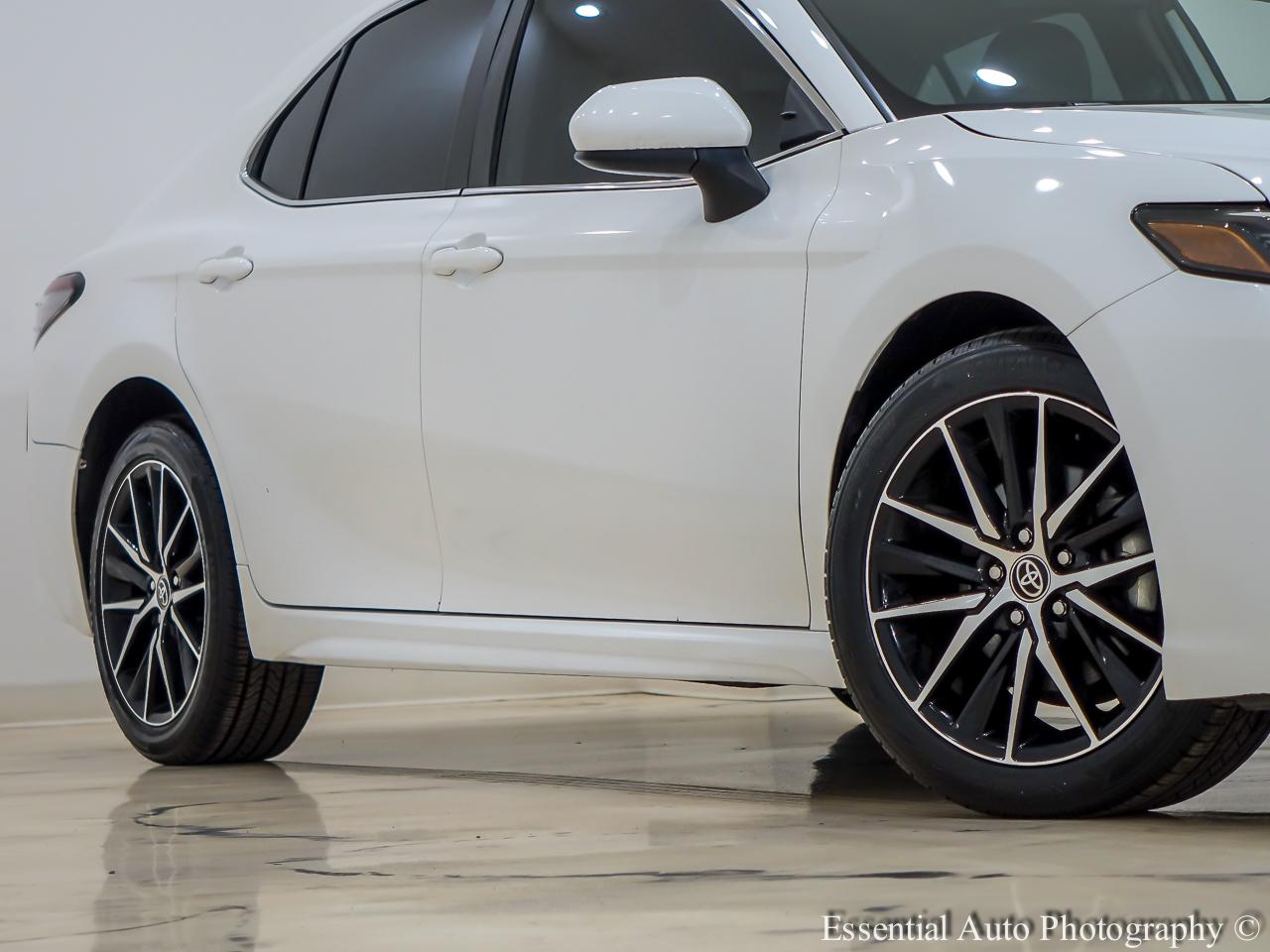 Toyota Camry SE 2021