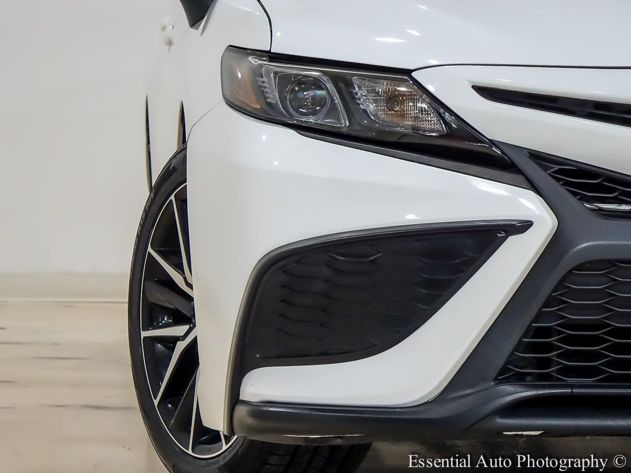 Toyota Camry SE 2021