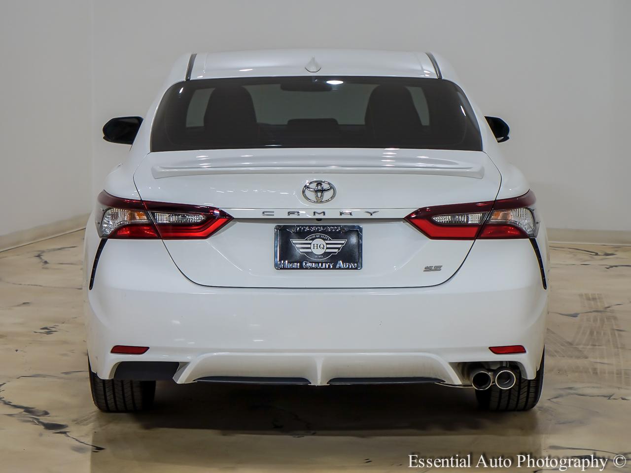 Toyota Camry SE 2021