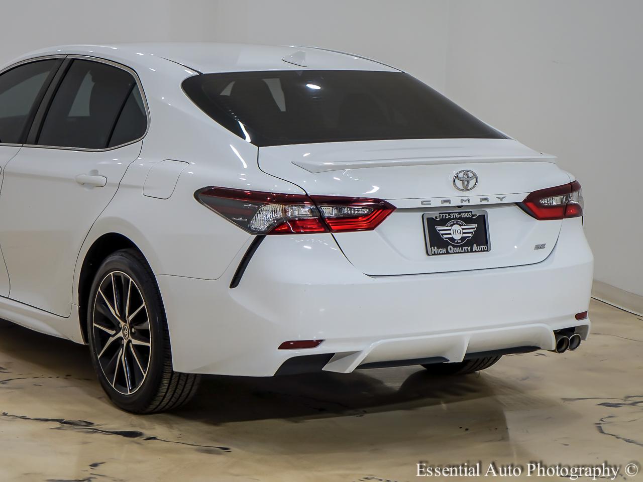 Toyota Camry SE 2021