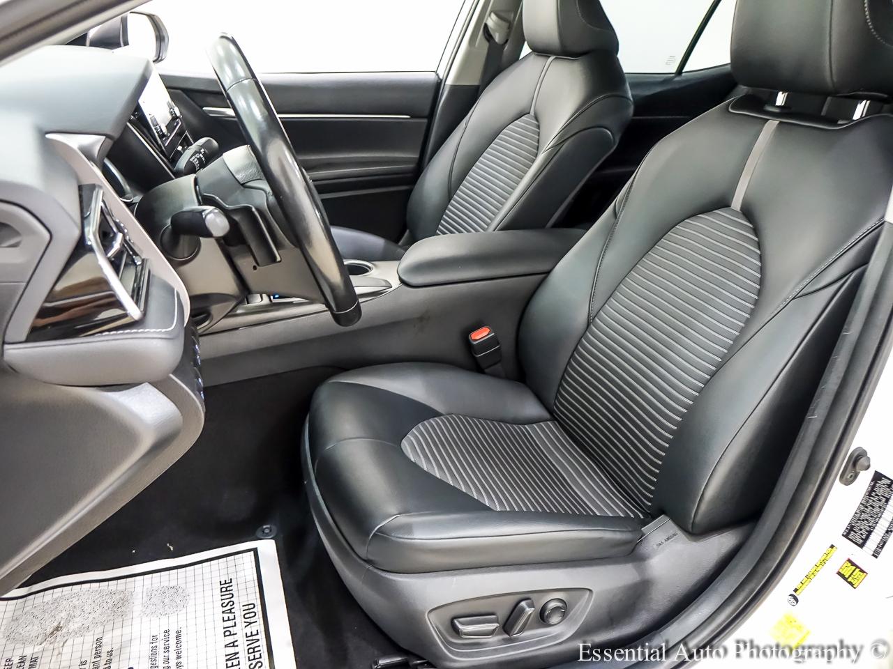 Toyota Camry SE 2021