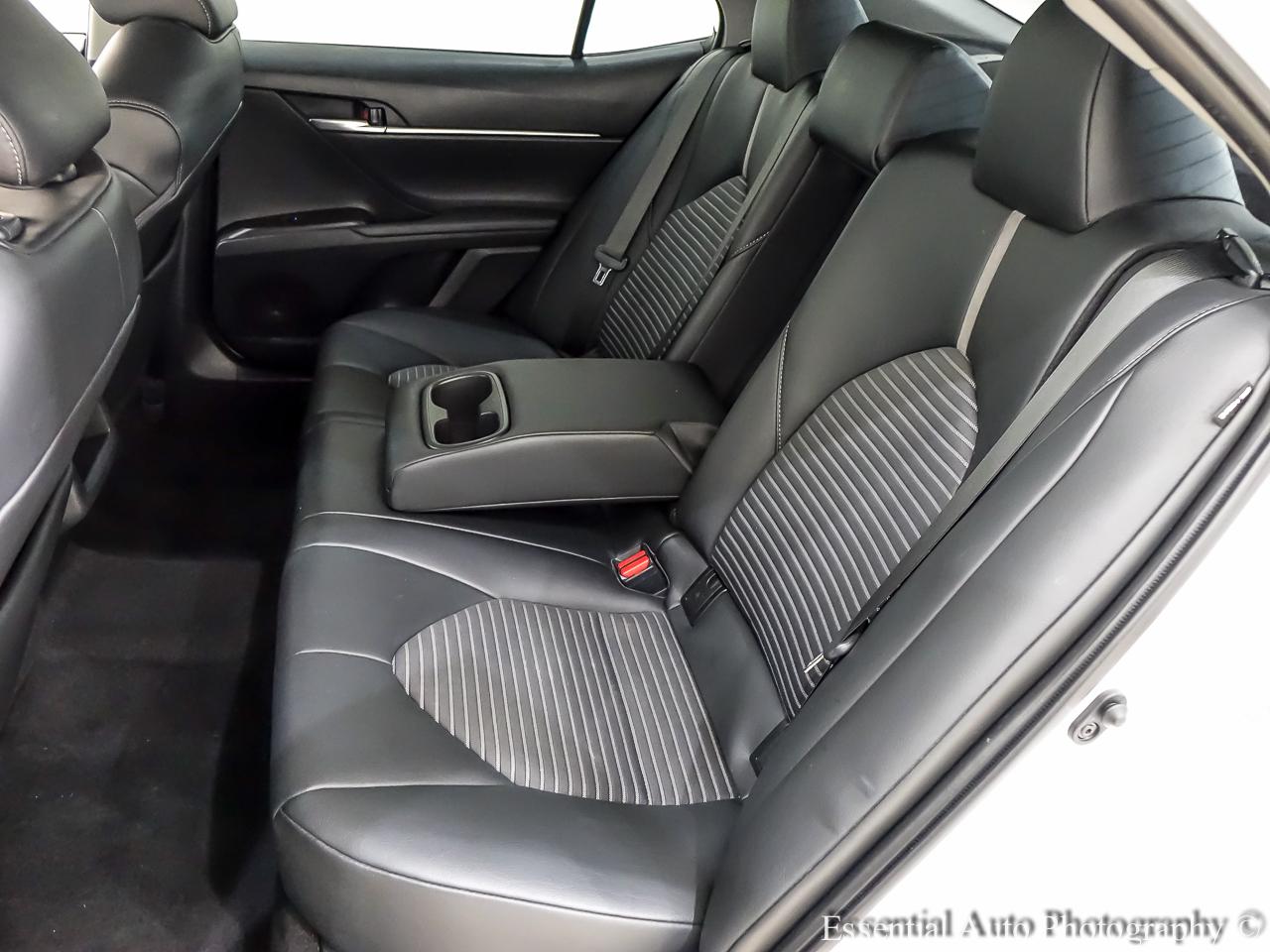 Toyota Camry SE 2021