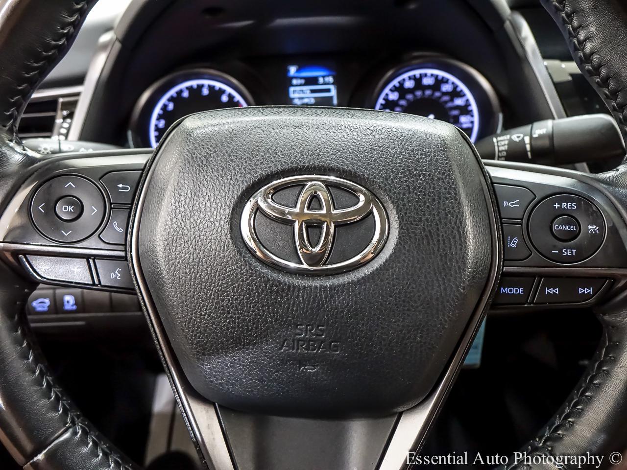 Toyota Camry SE 2021
