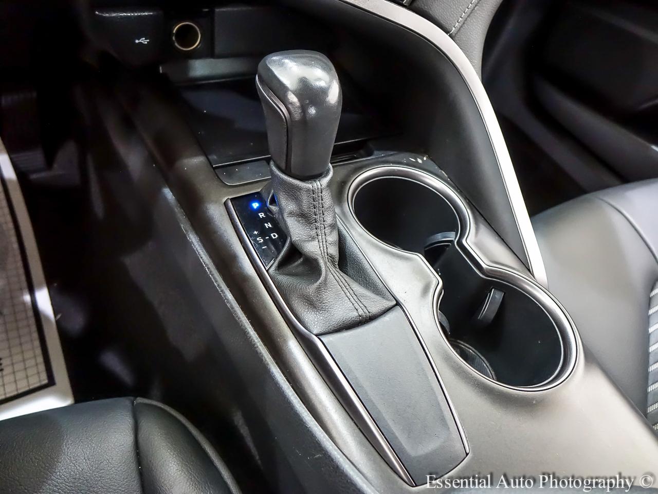 Toyota Camry SE 2021