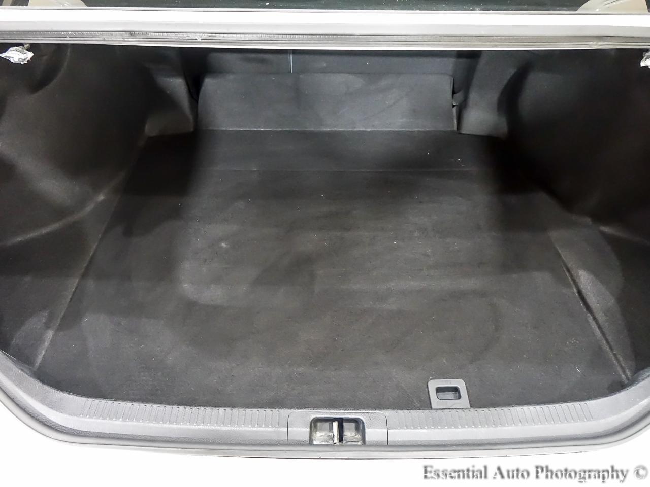 Toyota Camry SE 2021