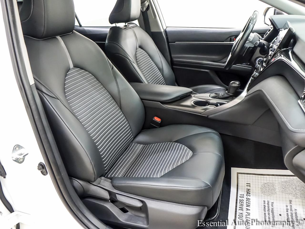 Toyota Camry SE 2021