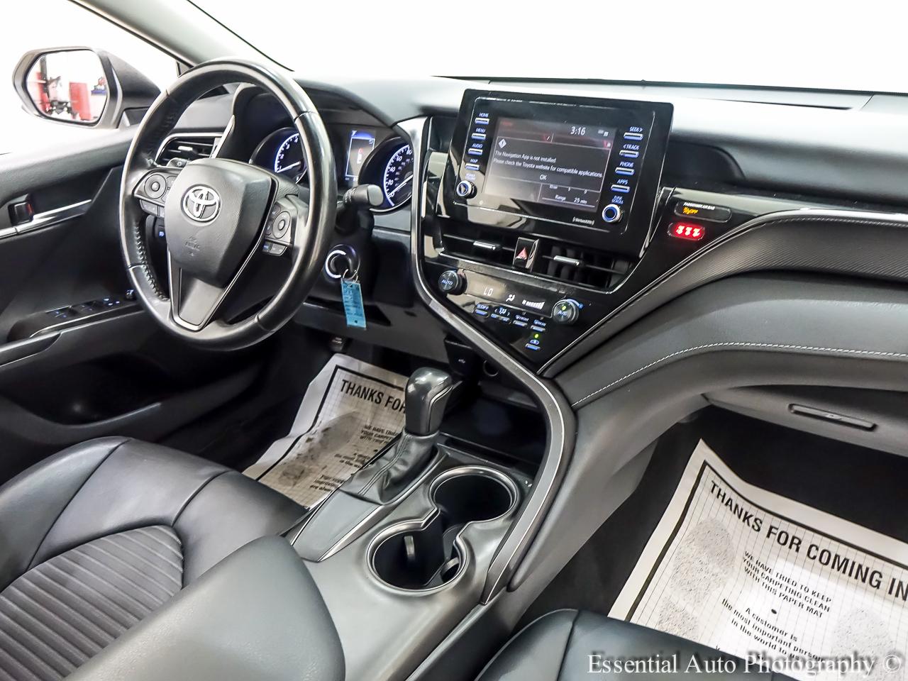 Toyota Camry SE 2021
