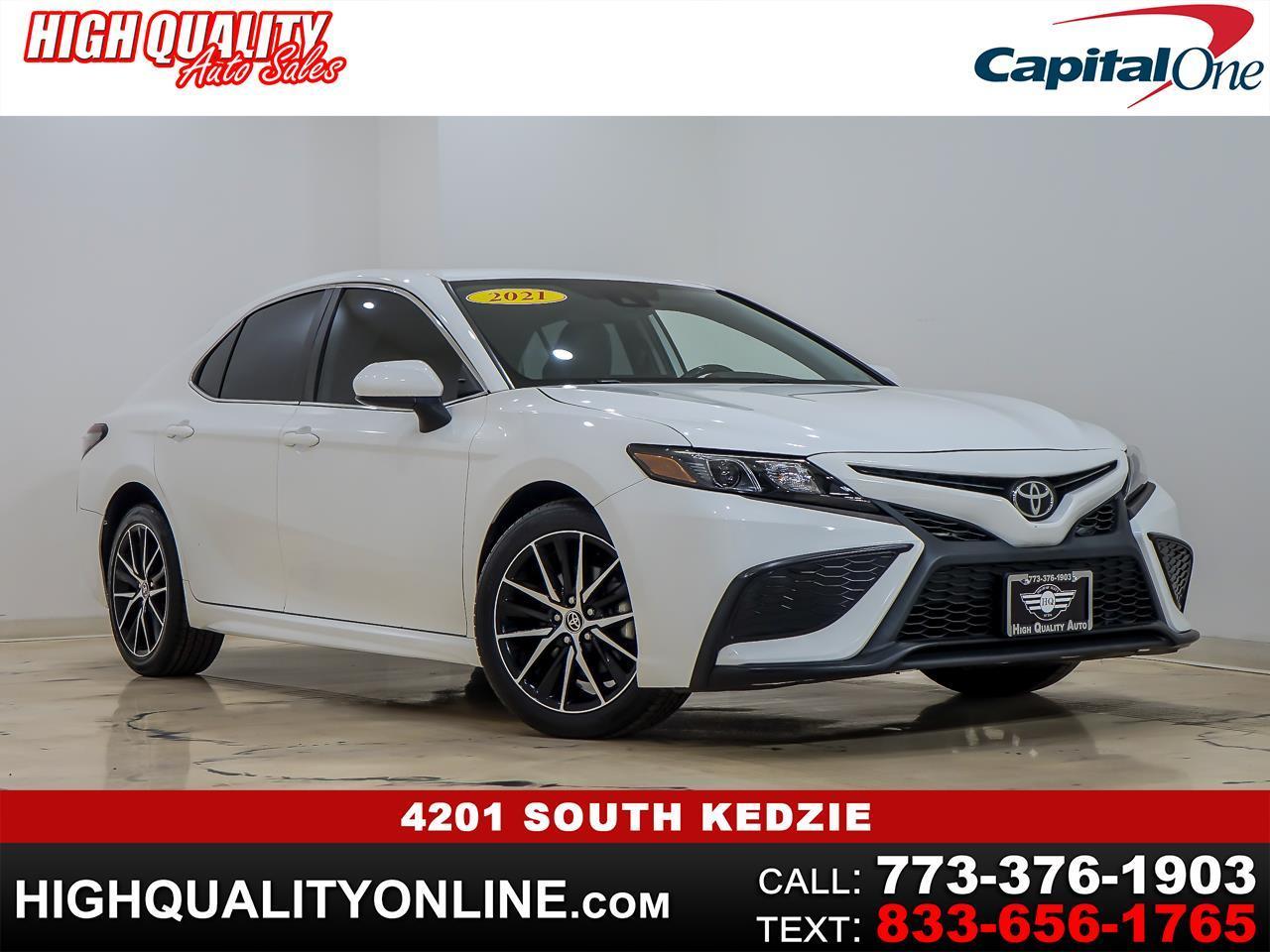 Toyota Camry SE 2021