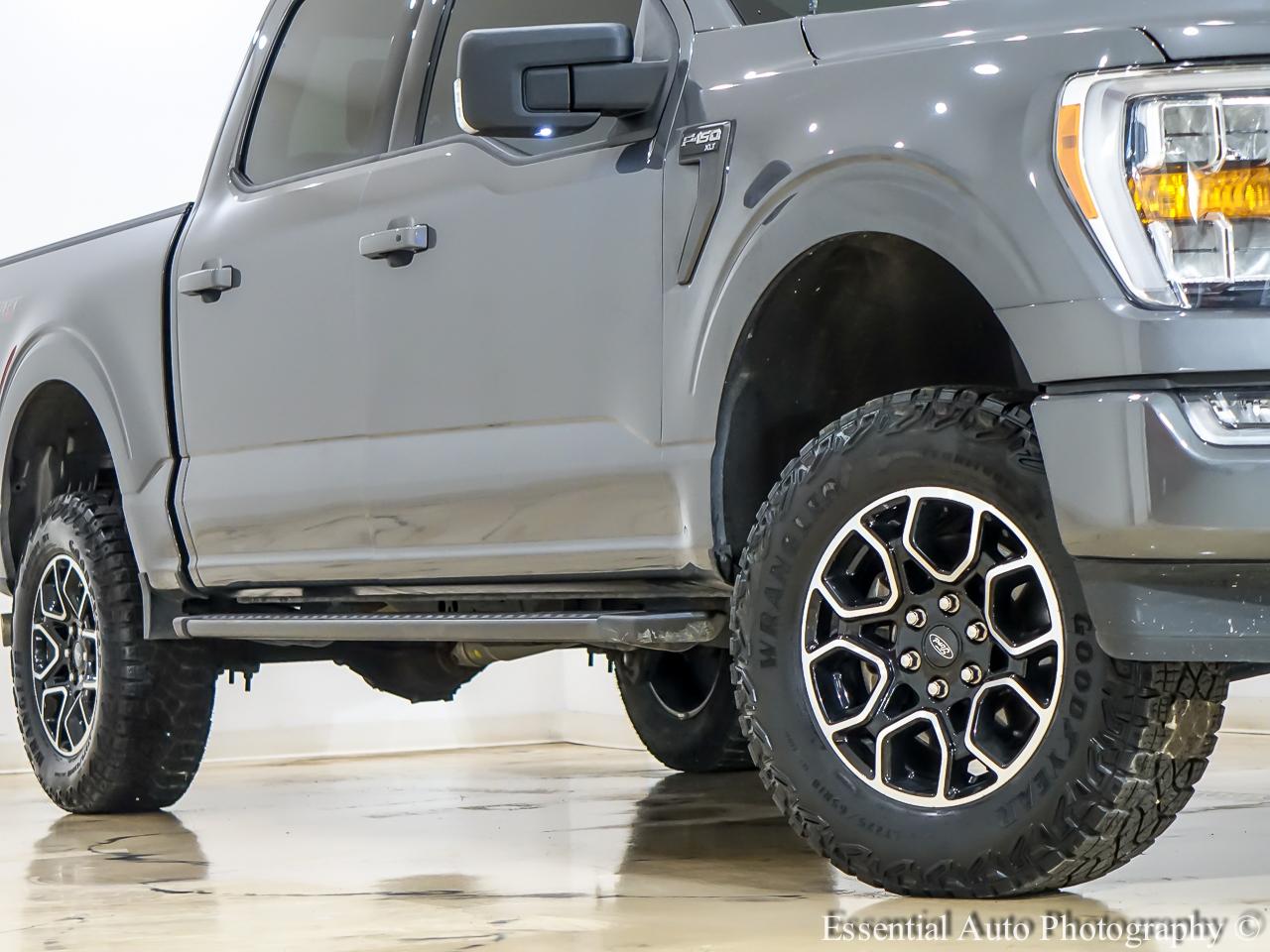 Ford F-150 XLT SuperCrew 4WD 2023