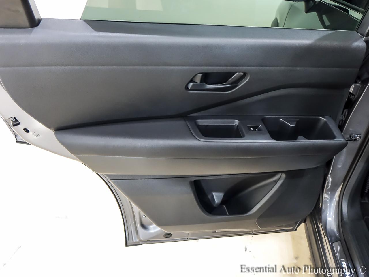 Nissan Pathfinder SV 4WD 2024