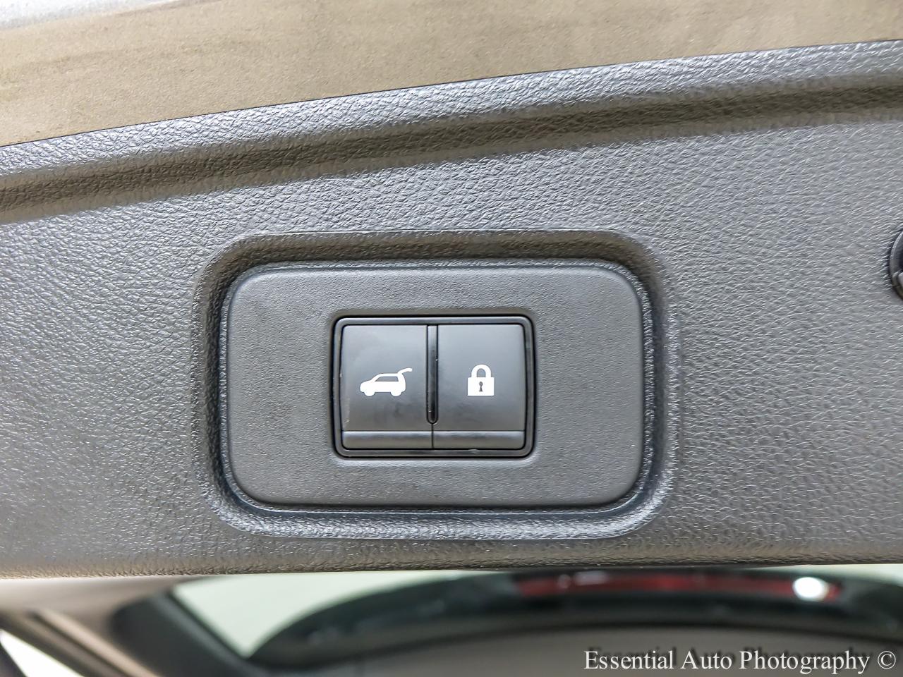 Nissan Pathfinder SV 4WD 2024