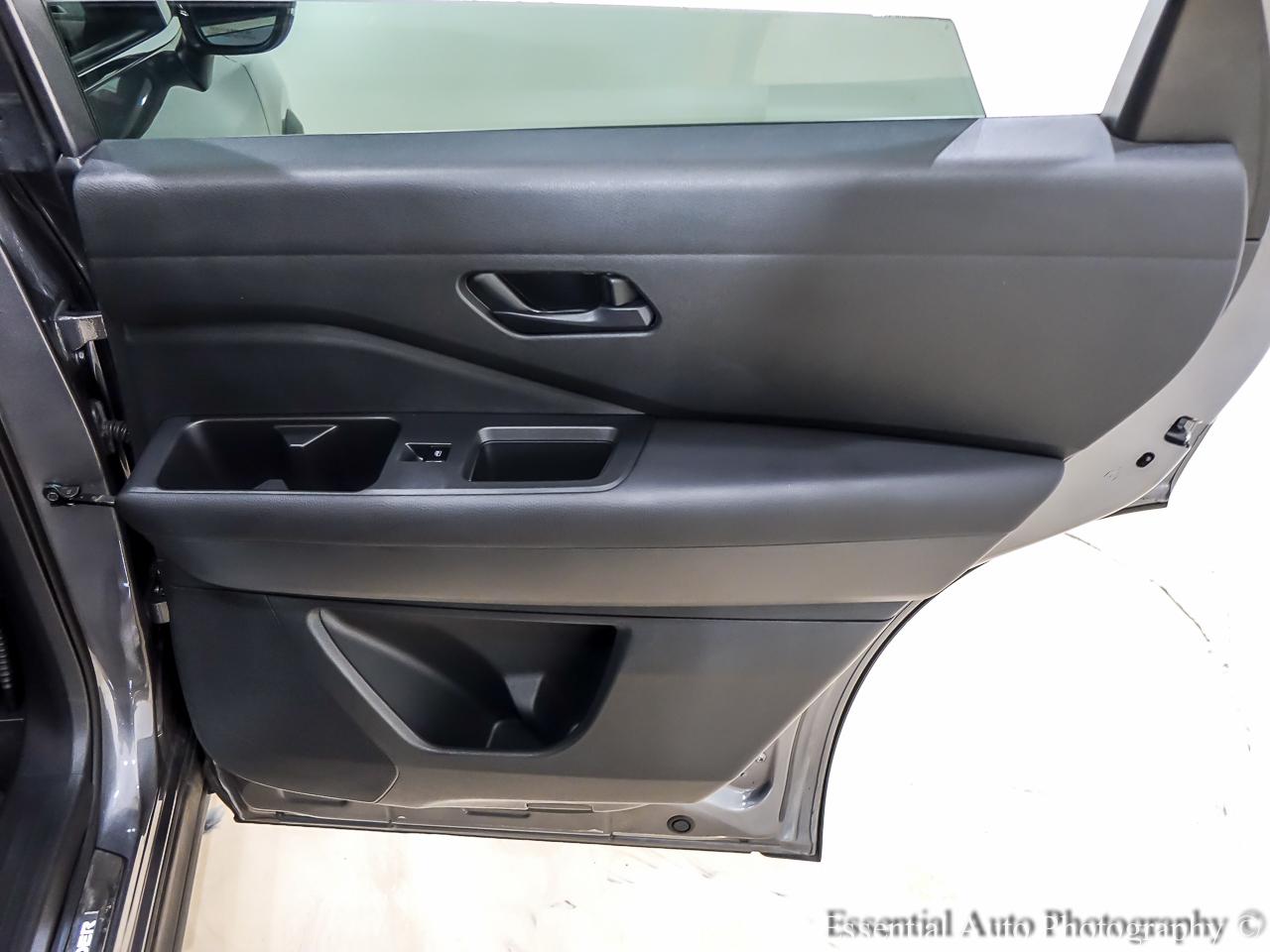 Nissan Pathfinder SV 4WD 2024