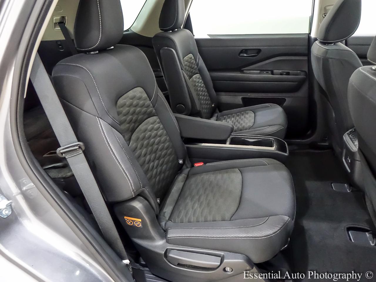 Nissan Pathfinder SV 4WD 2024