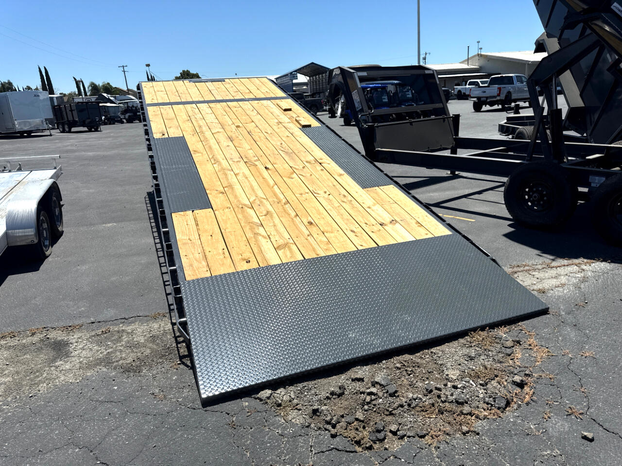 Lamar Equipment Trailer  2026 Lamar Equipment Trailer  2026