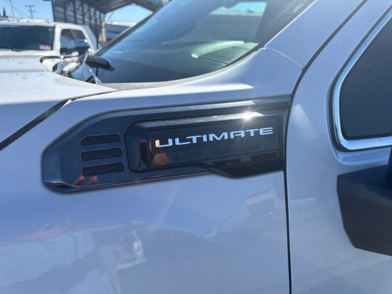 GMC Sierra 2500HD Denali Ultimate Crew Cab 4WD 2025 GMC Sierra 2500HD Denali Ultimate Crew Cab 4WD 2025