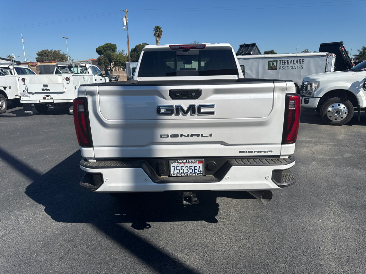 GMC Sierra 2500HD Denali Ultimate Crew Cab 4WD 2025 GMC Sierra 2500HD Denali Ultimate Crew Cab 4WD 2025