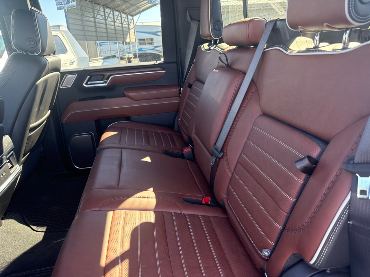 GMC Sierra 2500HD Denali Ultimate Crew Cab 4WD 2025 GMC Sierra 2500HD Denali Ultimate Crew Cab 4WD 2025